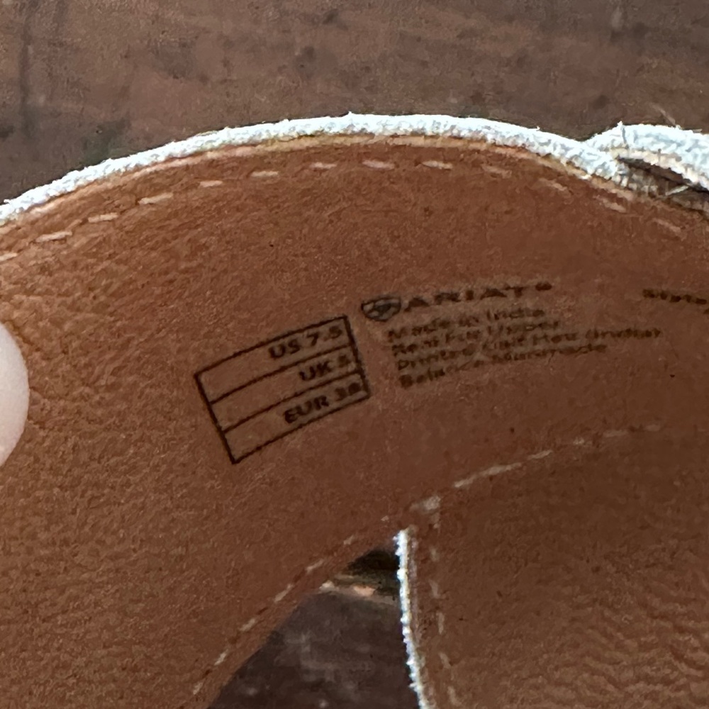 Unbridled ARiat sandals - Picture 6 of 6